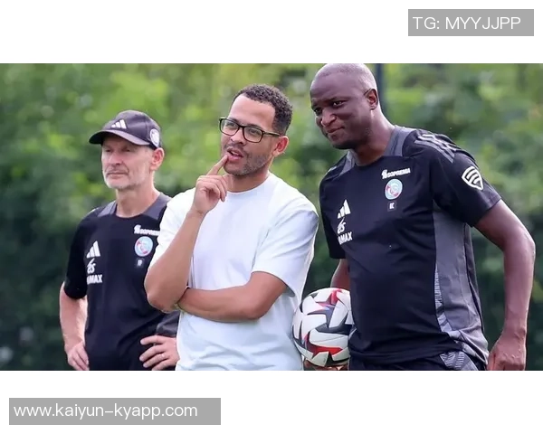 罗塞尼尔期待球队展现流畅足球让球迷尽享精彩表现