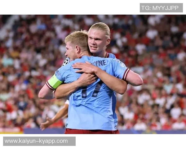 曼城球员哈兰德迪亚斯携手探访儿童医院捐赠超1300份温暖礼物